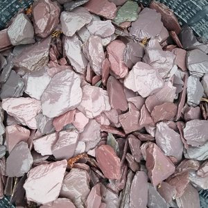 Plum Slate Chippings 40mm - image 2